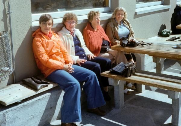 Frau Bollier, Alice Meier, Frau Miglar, Lucie Hofmann  Frau Bollier, Alice Meier, Frau Miglar, Lucie Hofmann