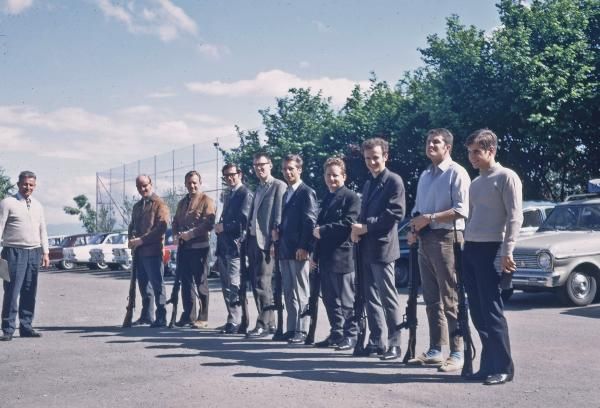 Appell vor dem Eingang mit Beat Alpiger  Appell vor dem Eingang mit Beat Alpiger